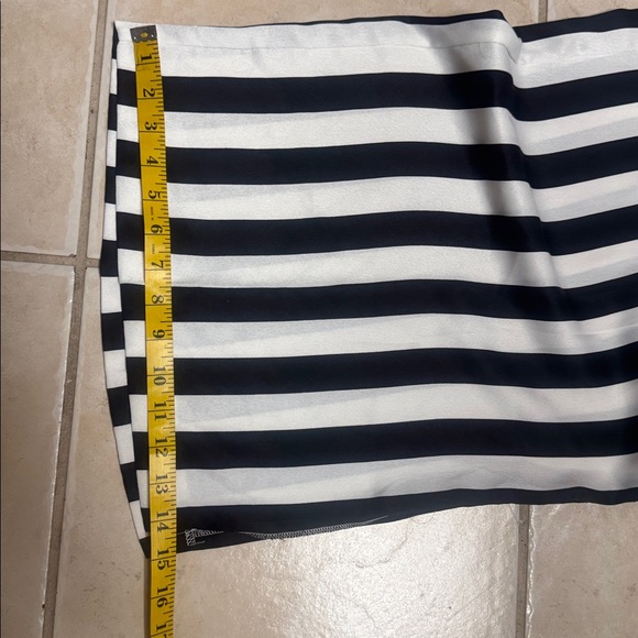 Gabrielle Union X New York & Company Wide-leg Black and White Stripes Pant - Picture 12 of 14